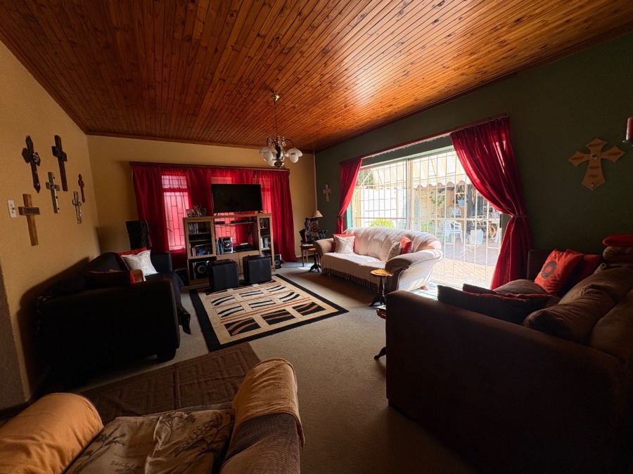 4 Bedroom Property for Sale in Flamwood North West